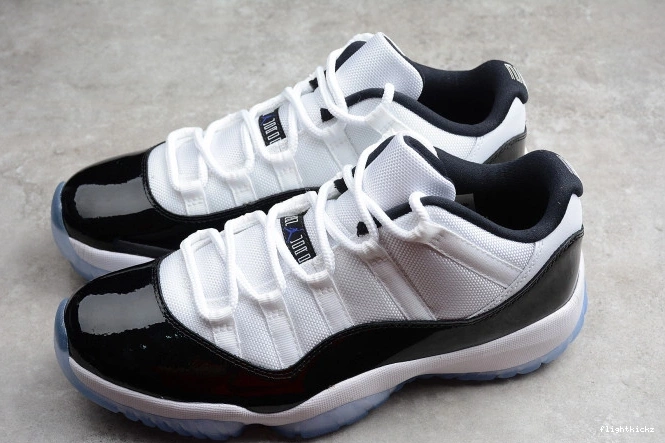 Air mens 11 Low Retro Black 